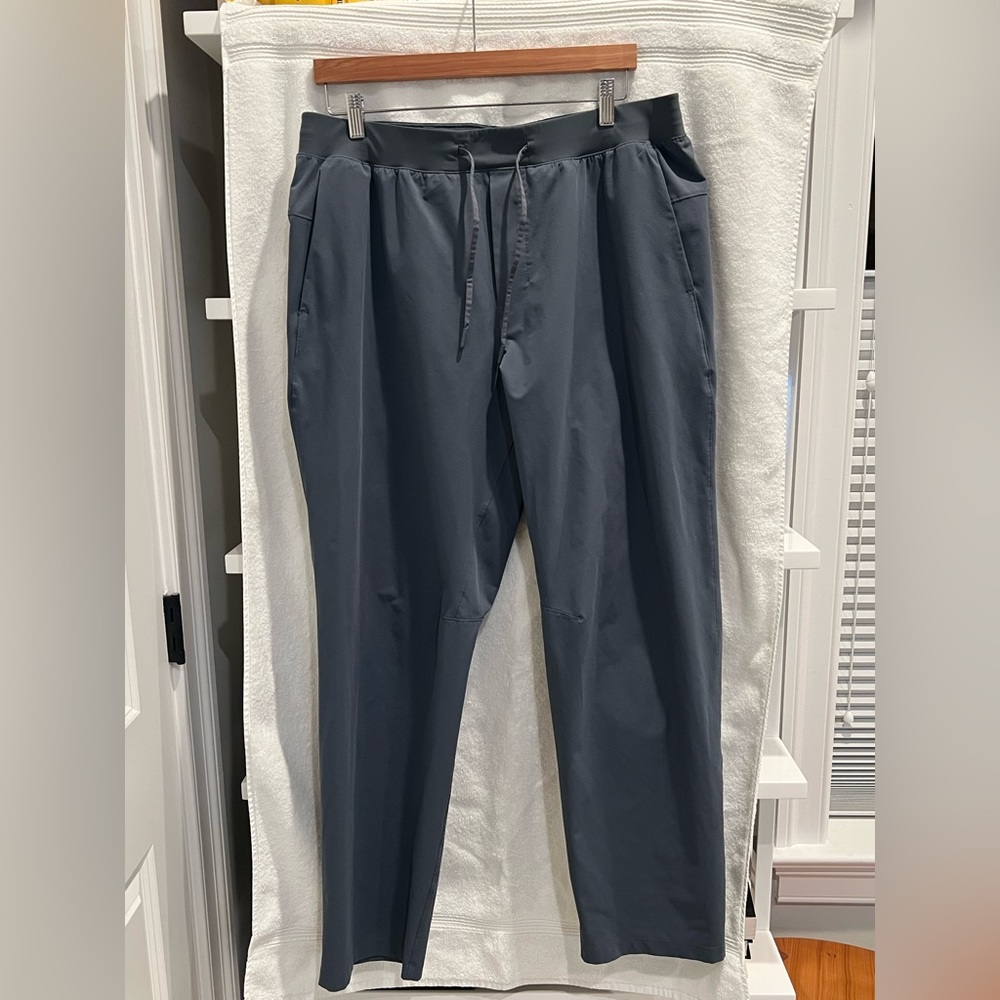 Lululemon Zeroed In Classic Fit Regular XL